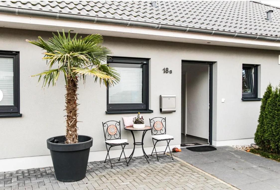 Grosszuegige Unterkunft Mit Terrasse Oberbrechen Exterior photo